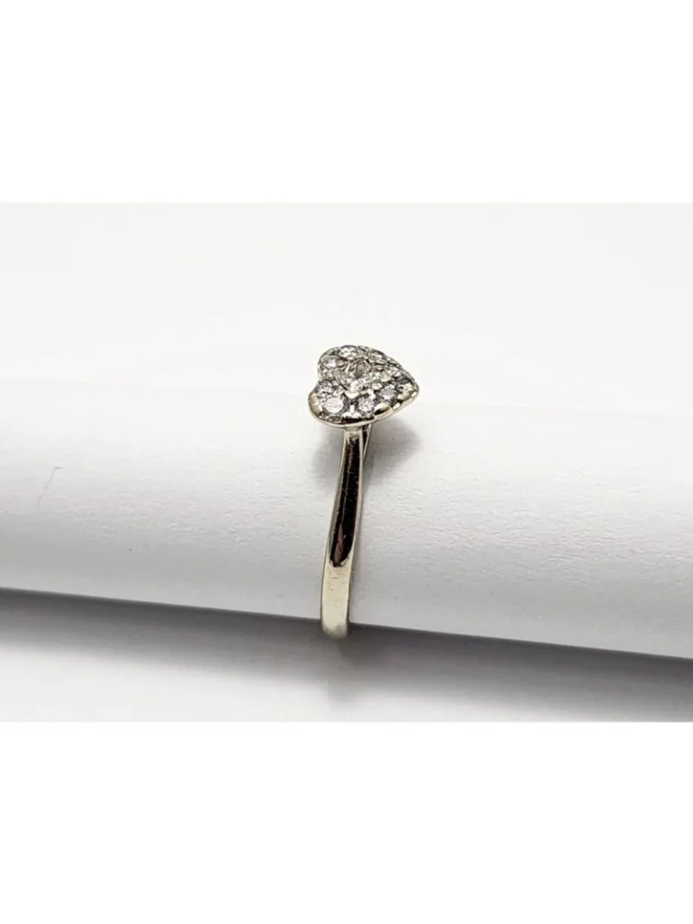 Beautiful 14K Karat Solid White Gold Designer Diamond Heart Ring - Size 6